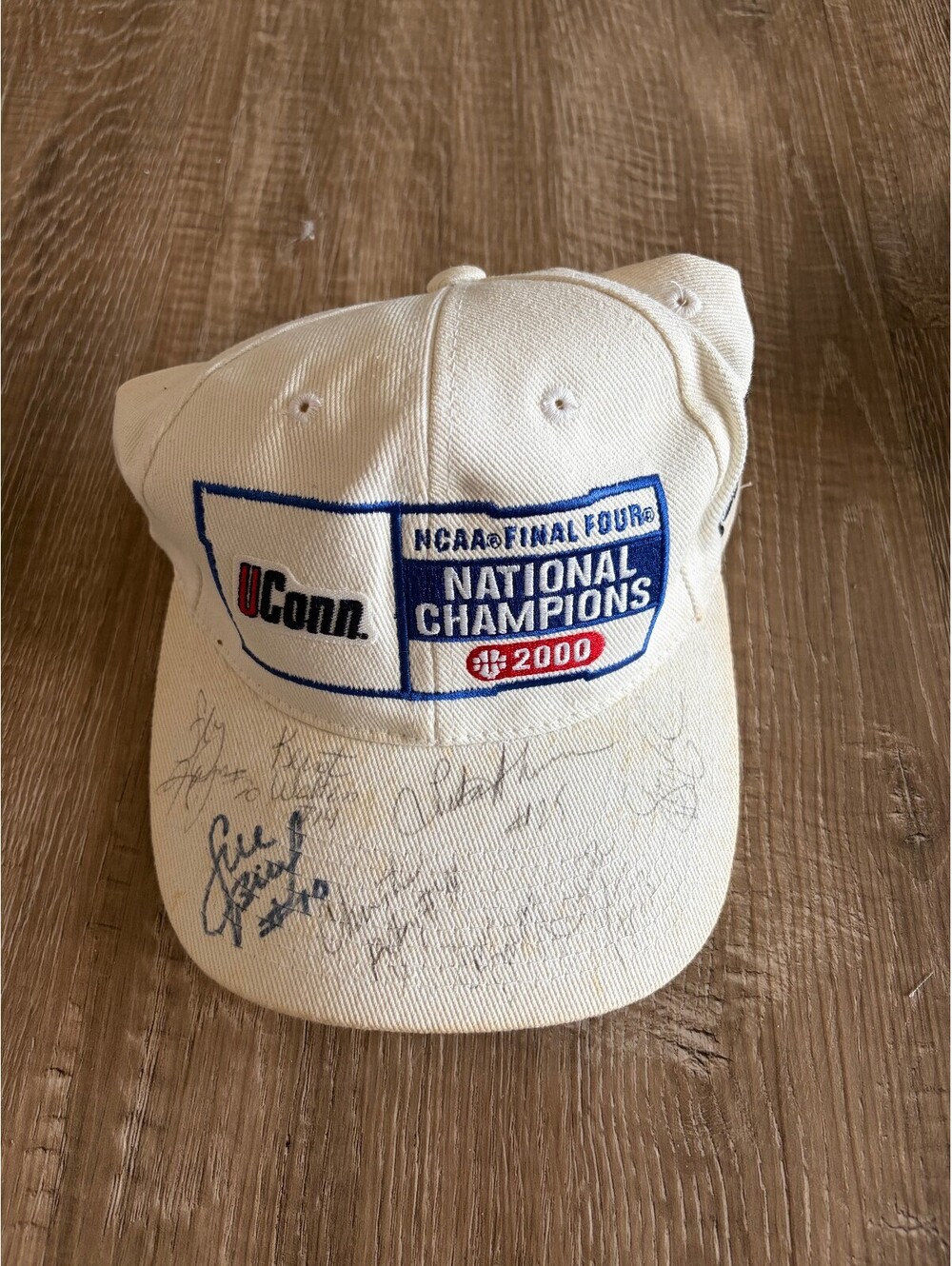 Vintage 2000 SIGNED UConn Women’s NCAA National Champion Hat